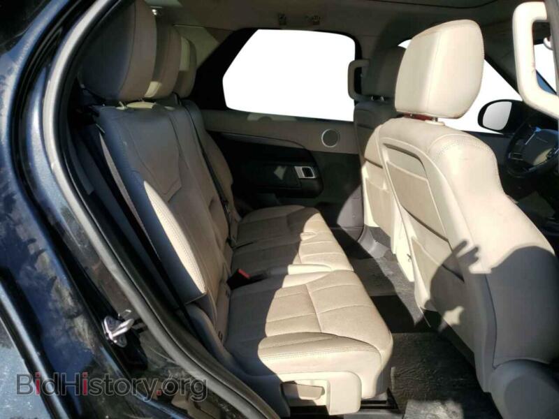 2017 Land Rover DISCOVERY (VIN SALRGBBV4HA044539) — photo 6 of 10