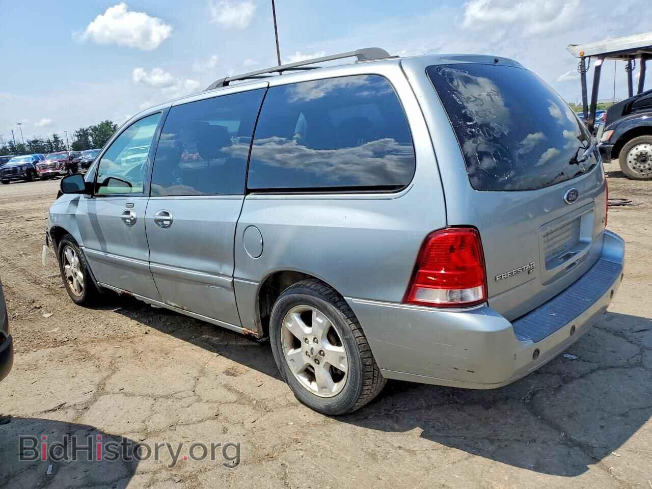 2007 FORD FREESTAR - VIN: 2FMDA52227BA03478 - Фото 2