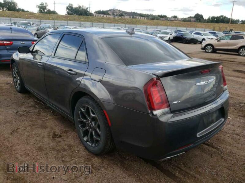 2017 Chrysler 300 (VIN 2C3CCAGG7HH612835) — фото 2 из 12