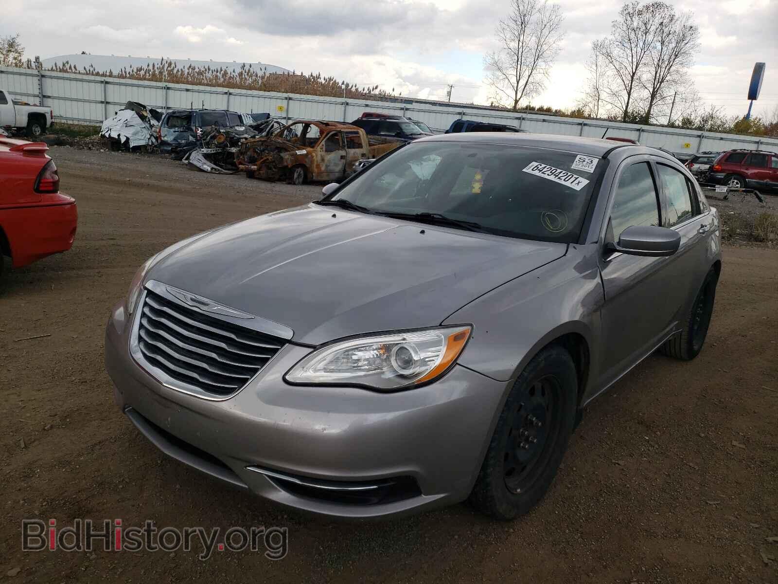 2013 CHRYSLER 200 - VIN: 1C3CCBAB8DN733278 - Фото 2