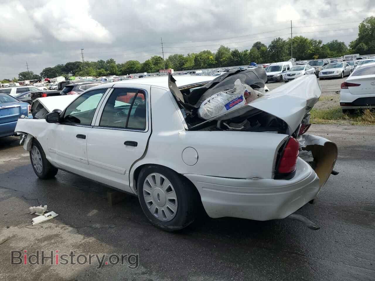 2011 FORD CROWN VIC - VIN: 2FABP7BV7BX123780 - Фото 2