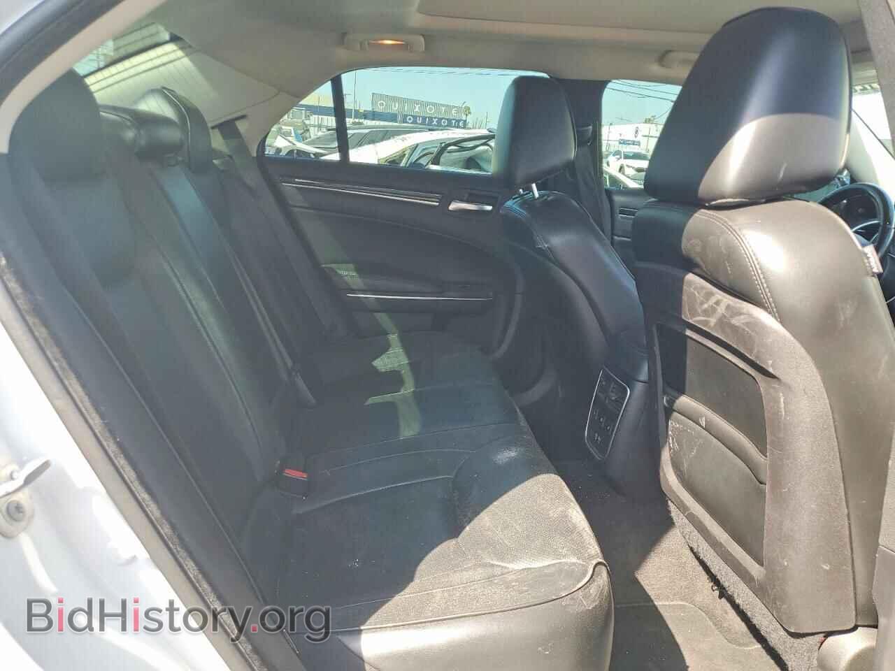 2016 CHRYSLER 300 - VIN: 2C3CCAEG5GH190260 - Фото 10