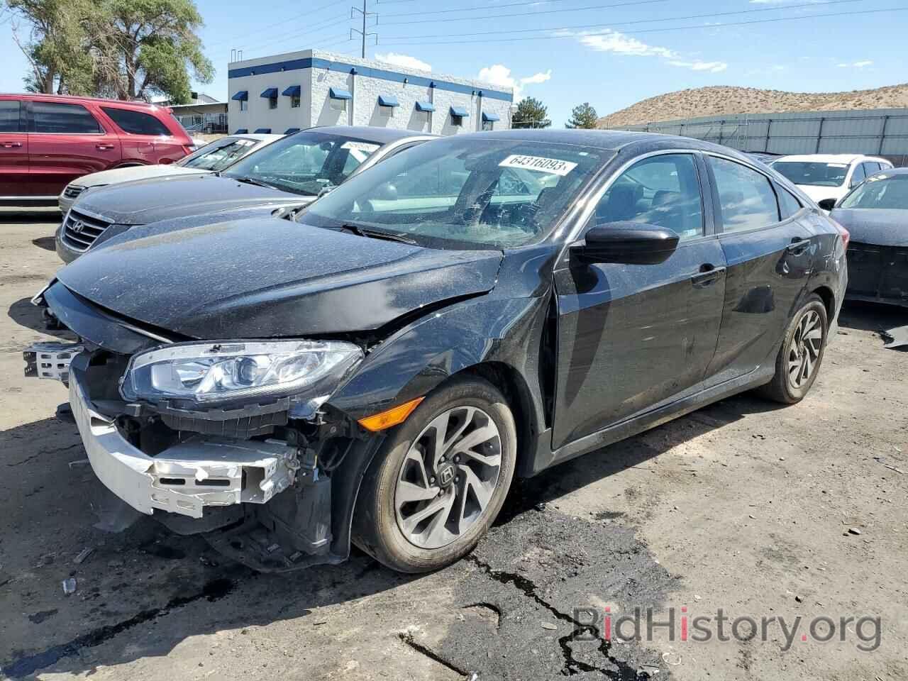 Photo 2HGFC2F79JH561975 - HONDA CIVIC 2018