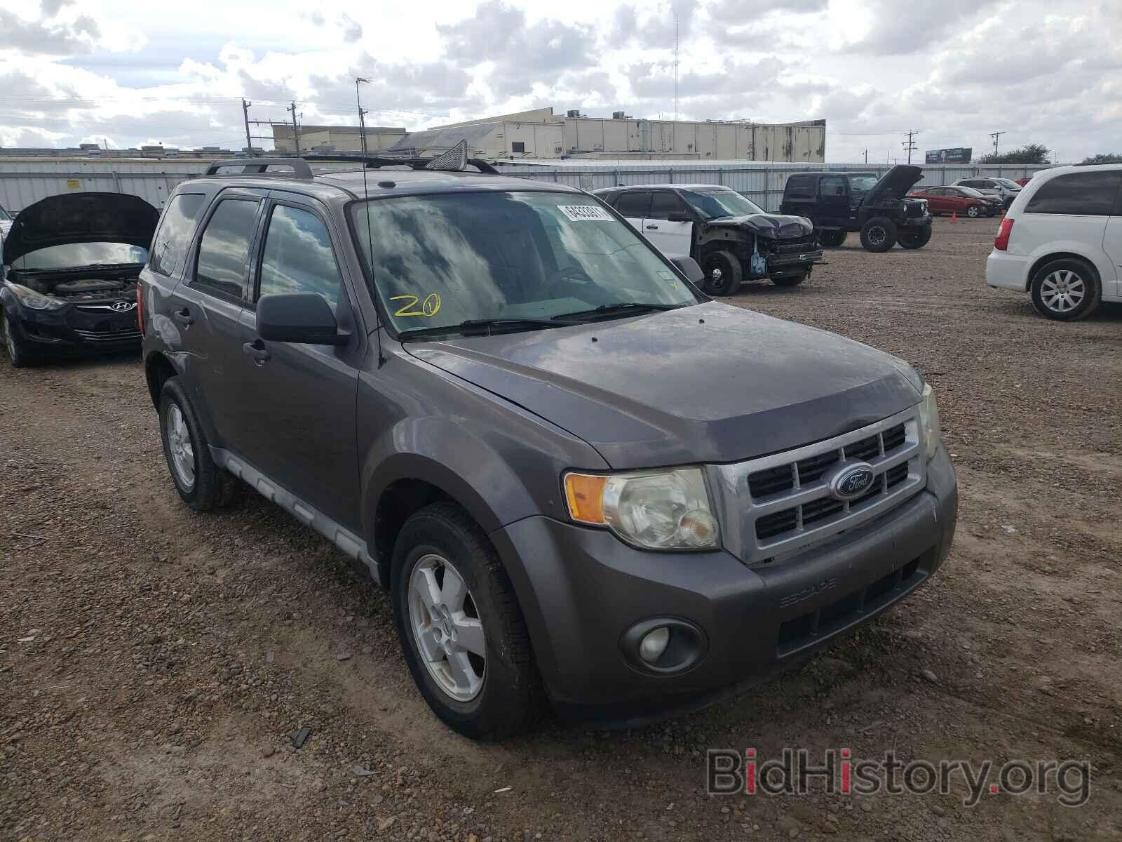 Photo 1FMCU0DGXAKA02963 - FORD ESCAPE 2010