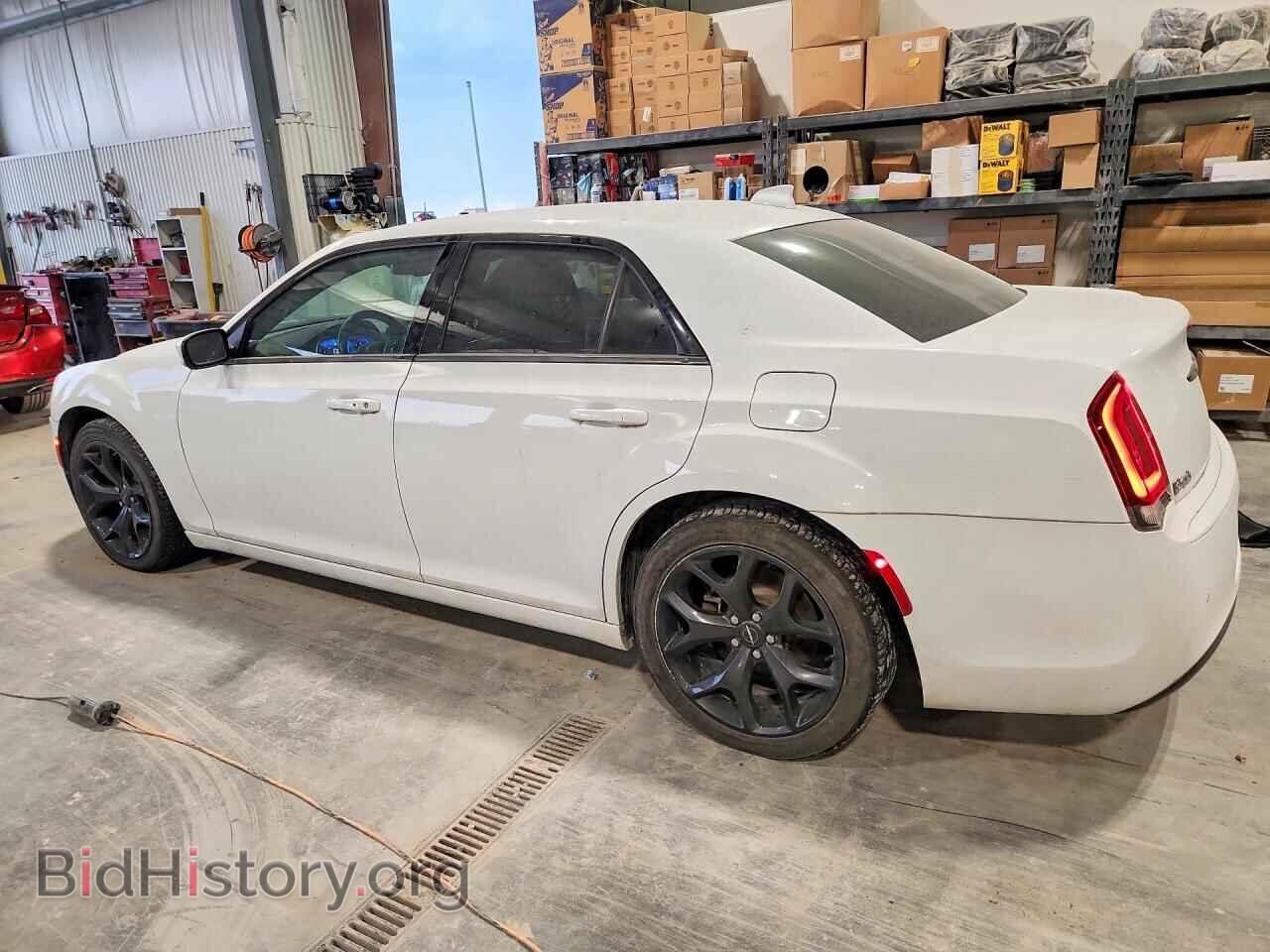 2021 CHRYSLER 300 - VIN: 2C3CCABG3MH598899 - Фото 2