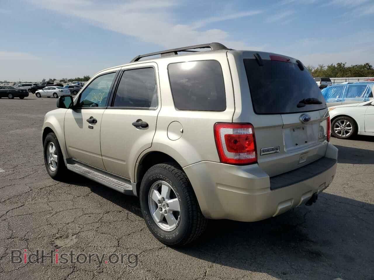 2011 FORD ESCAPE - VIN: 1FMCU9DG2BKC71402 - Фото 2