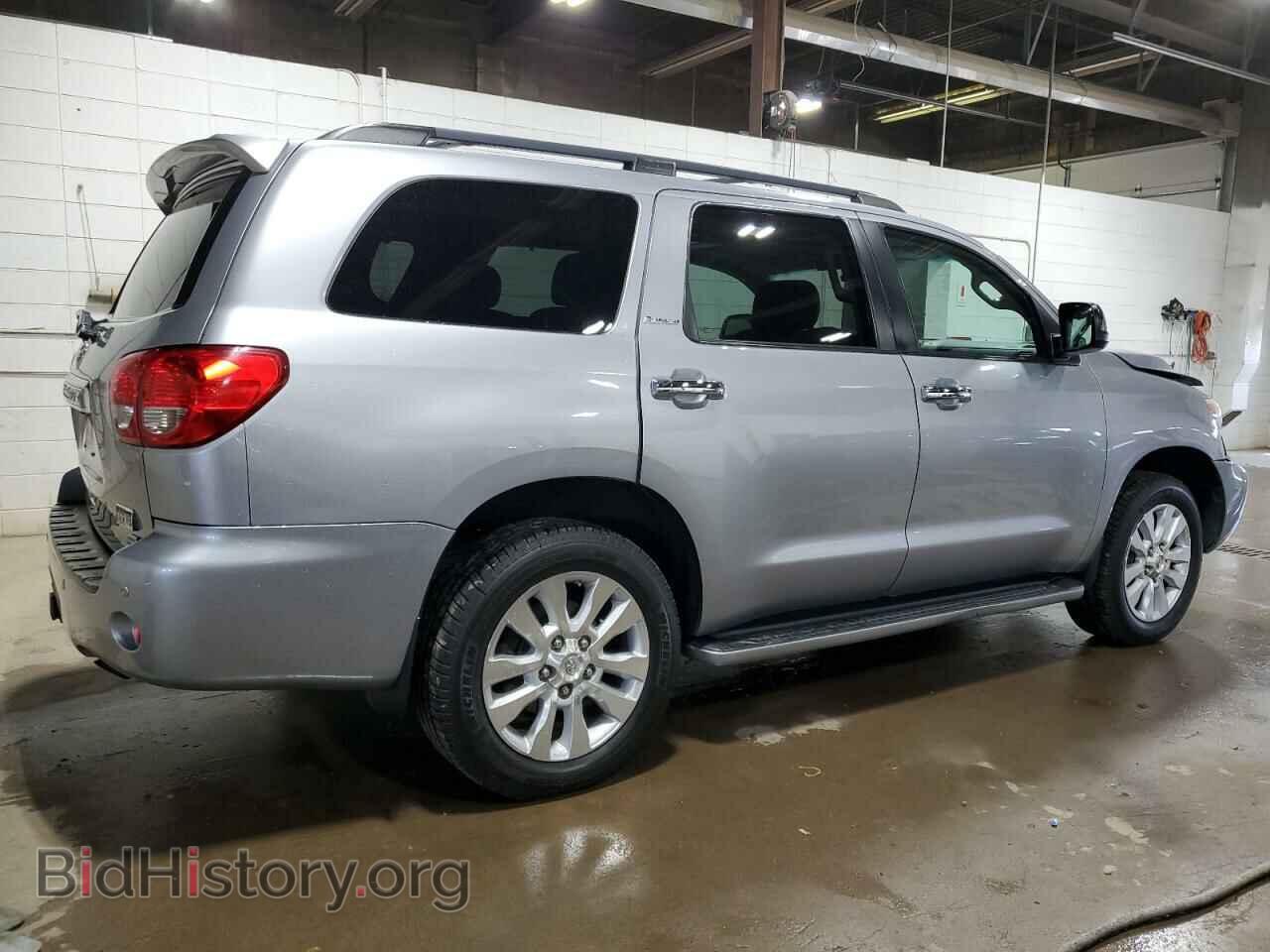 2011 TOYOTA SEQUOIA - VIN: 5TDDW5G1XBS045619 - Фото 3