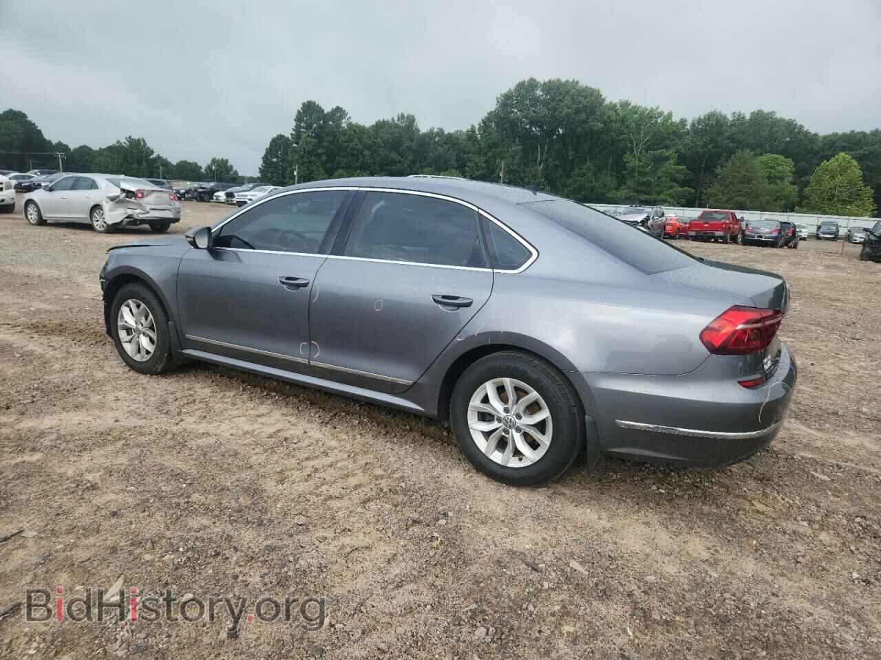 2017 VOLKSWAGEN PASSAT - VIN: 1VWAT7A37HC006804 - Фото 2