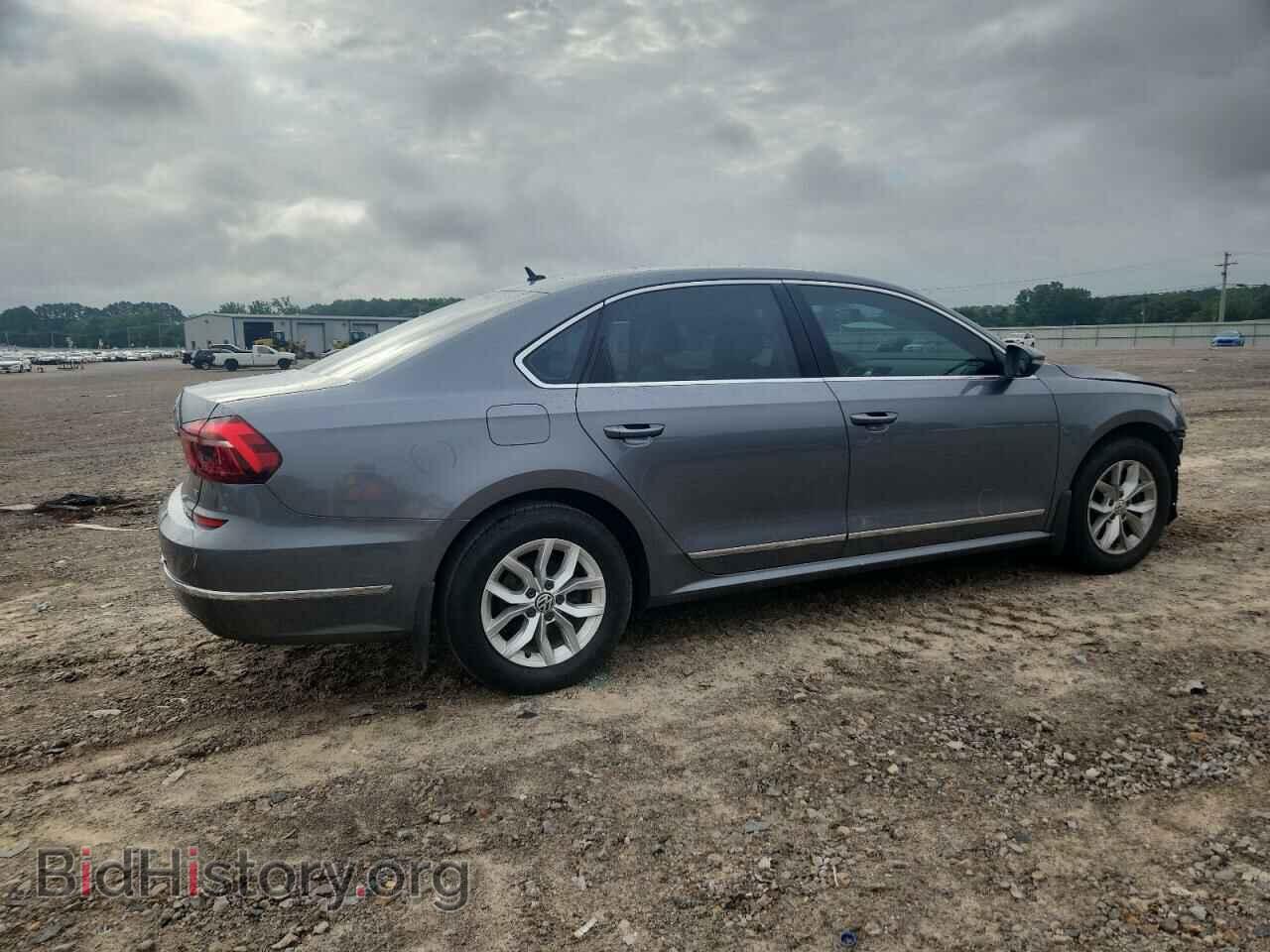 2017 VOLKSWAGEN PASSAT - VIN: 1VWAT7A37HC006804 - Фото 3