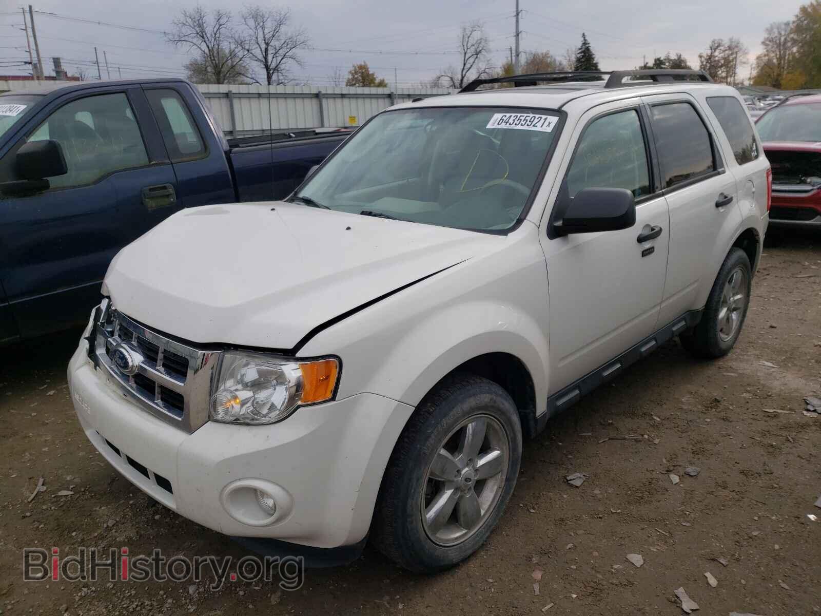 2011 FORD ESCAPE - VIN: 1FMCU9DG2BKA54657 - Фото 2