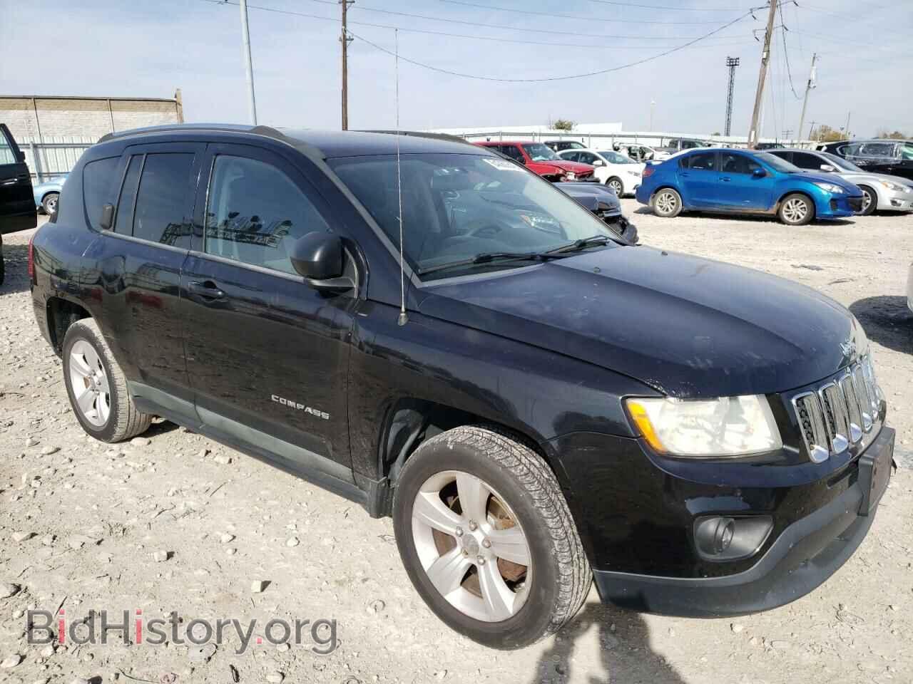 Photo 1J4NF1FB4BD158740 - JEEP COMPASS 2011