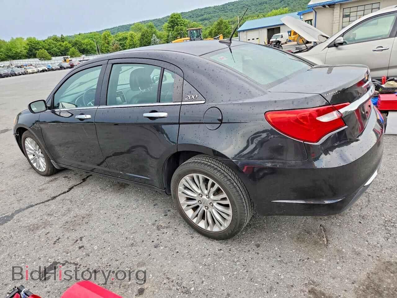 2011 CHRYSLER 200 - VIN: 1C3BC2FG1BN516524 - Photo 2