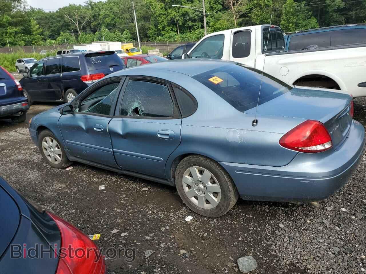 2005 FORD TAURUS - VIN: 1FAFP53U65A106851 - Фото 2