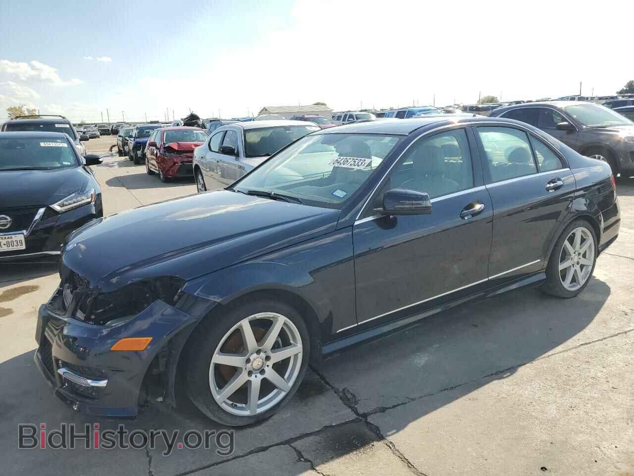 Photo WDDGF4HB7EG250866 - MERCEDES-BENZ C-CLASS 2014