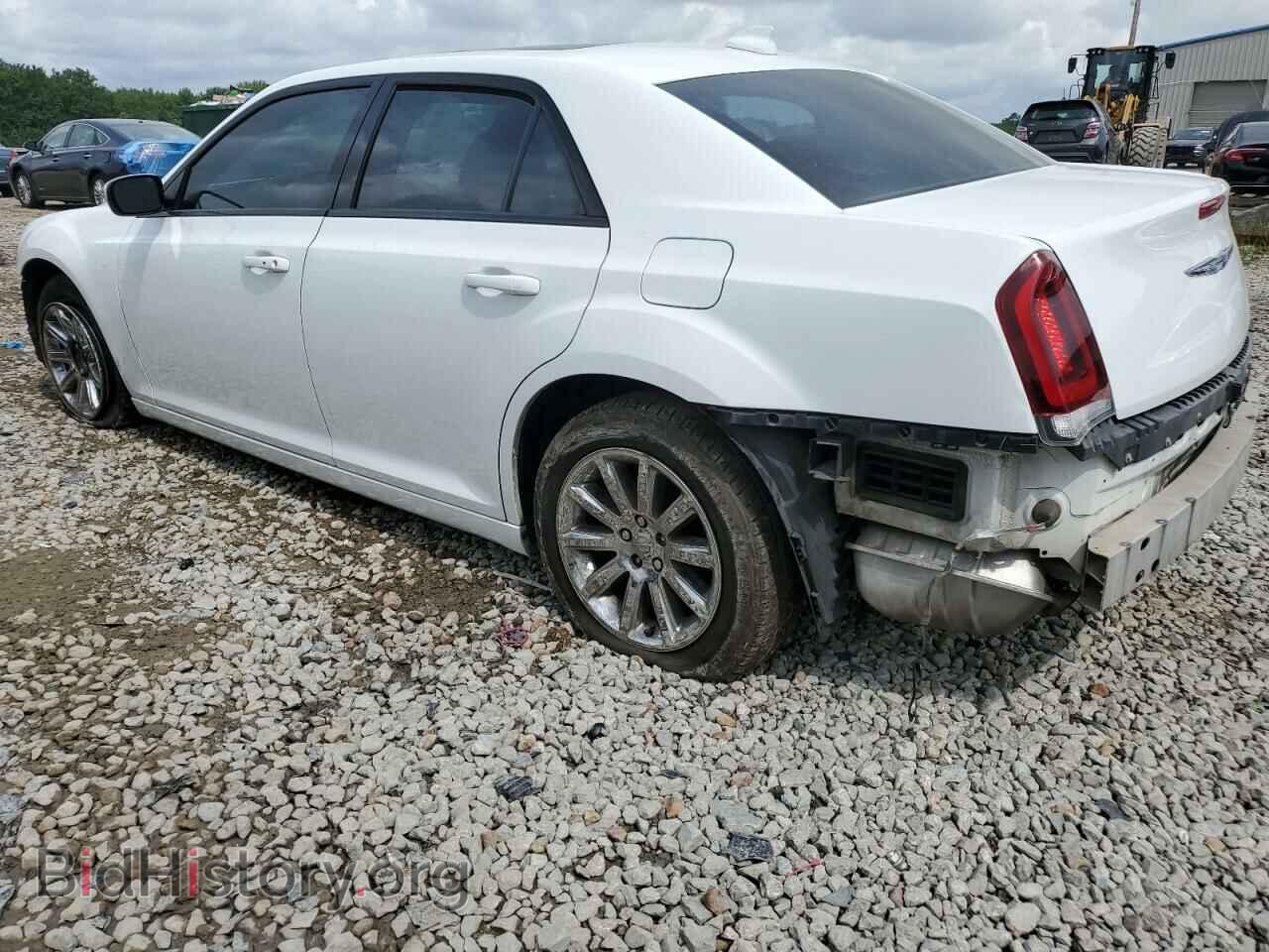 2015 CHRYSLER 300 - VIN: 2C3CCABG4FH766794 - Фото 2