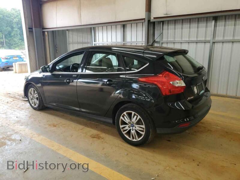 2012 Ford FOCUS (VIN 1FAHP3M22CL292674) — фото 2 из 12