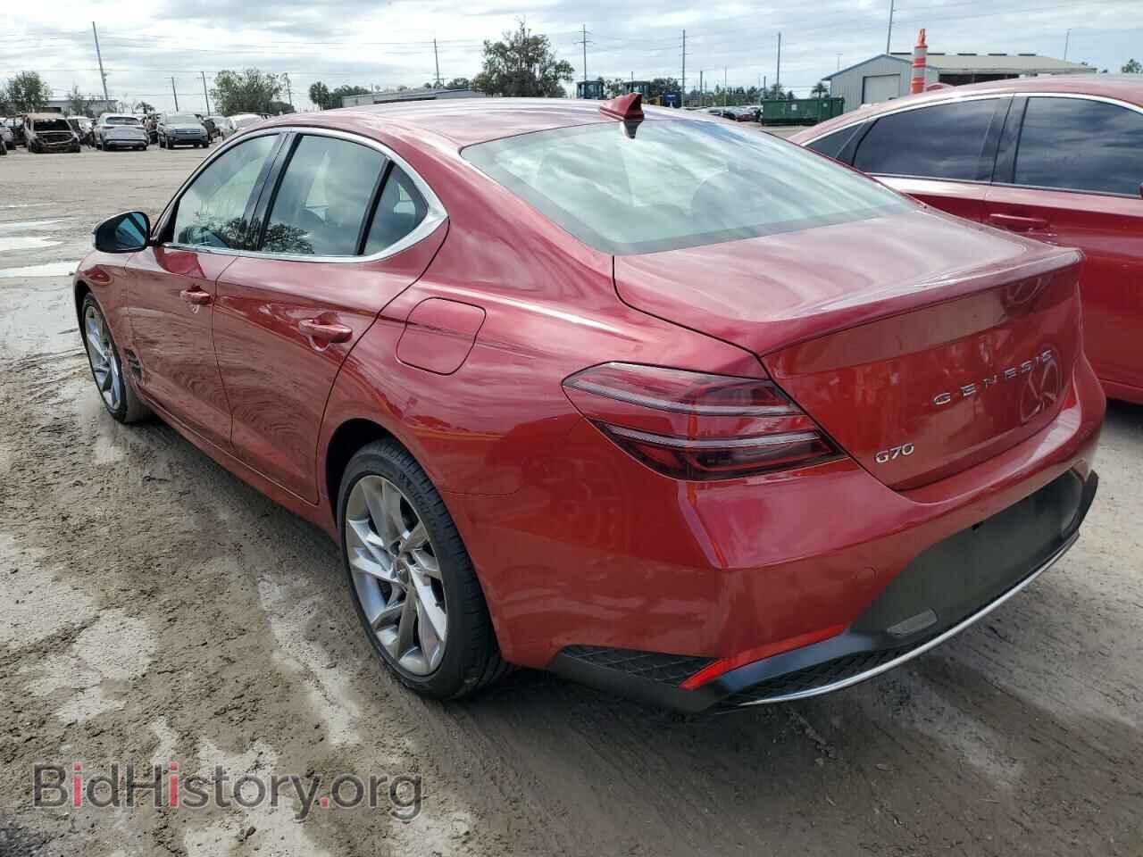 2022 GENESIS G70 BASE - VIN: KMTG34TA2NU093395 - Фото 2
