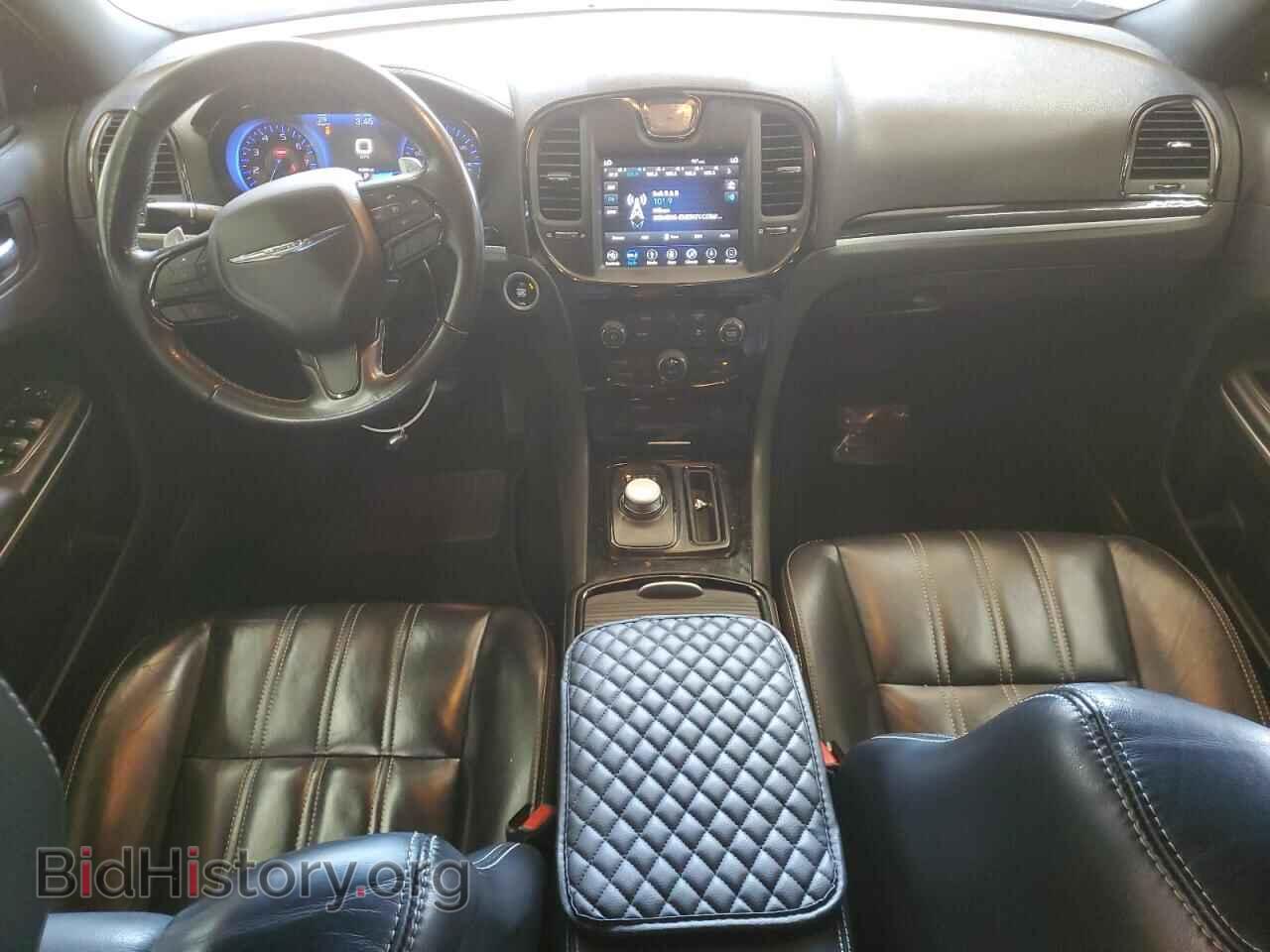 2019 CHRYSLER 300 - VIN: 2C3CCABG7KH570326 - Фото 8