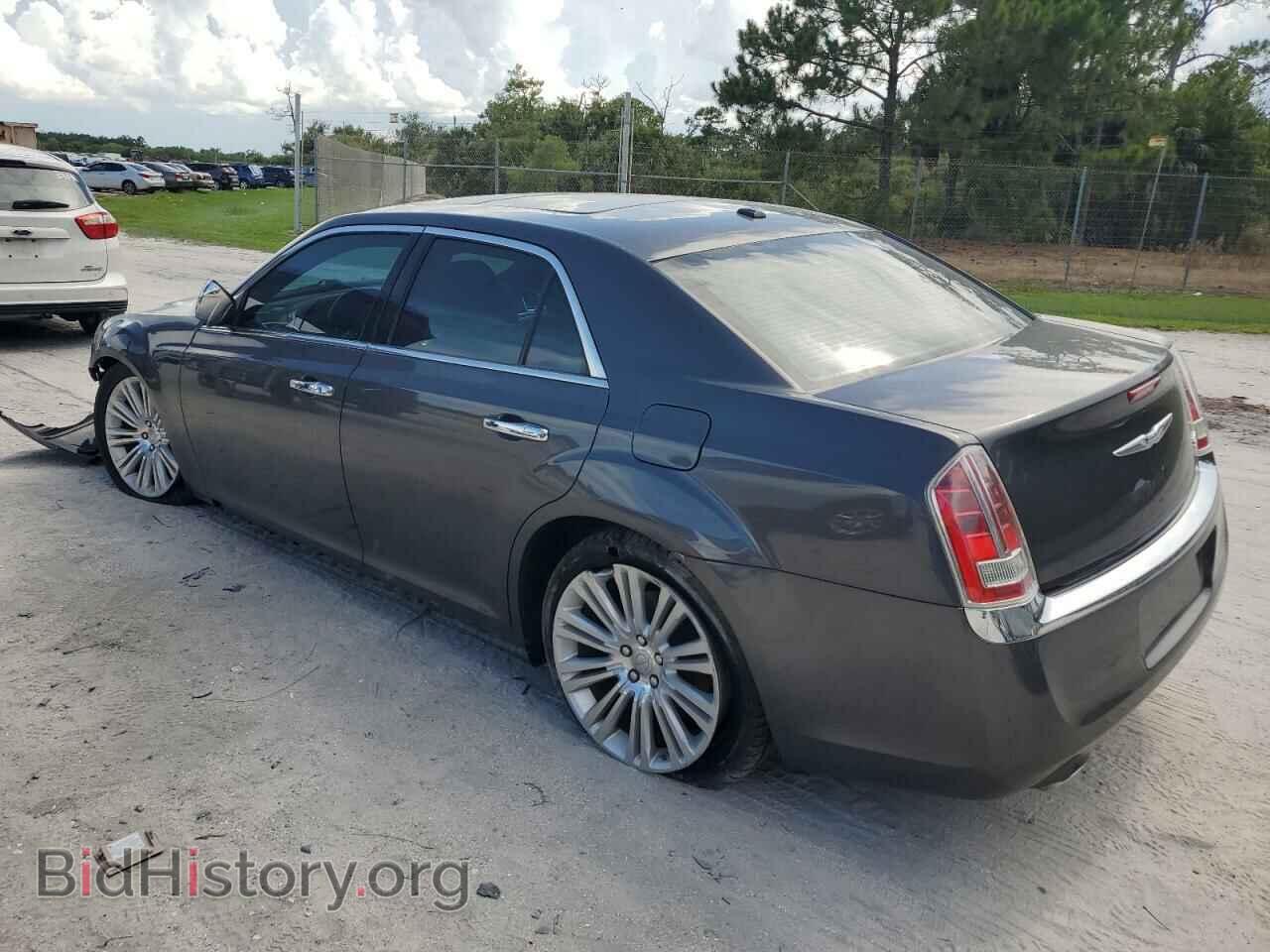 2013 CHRYSLER 300 - VIN: 2C3CCAEG1DH666242 - Фото 2