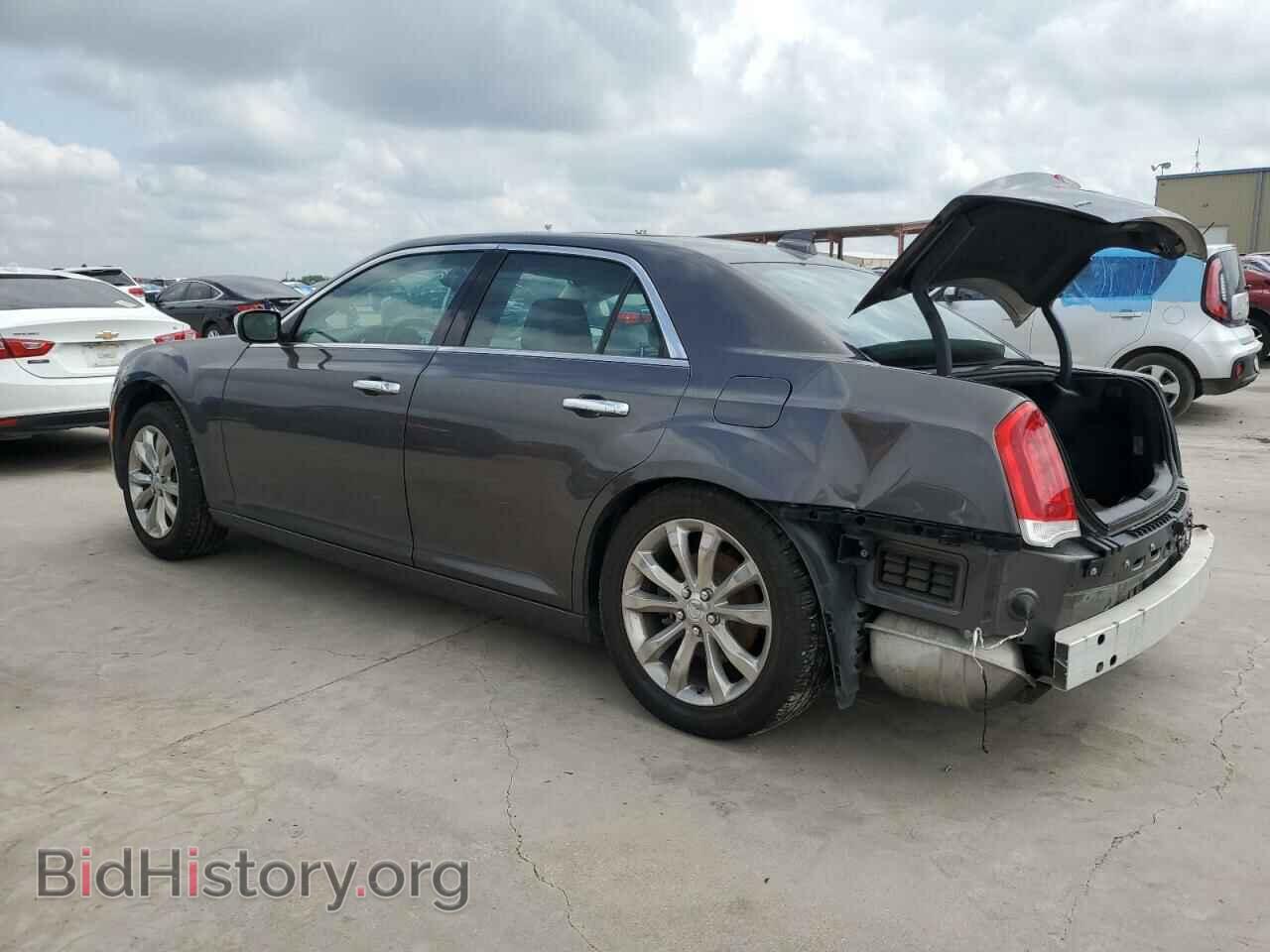2020 CHRYSLER 300 - VIN: 2C3CCAKG8LH124557 - Фото 2