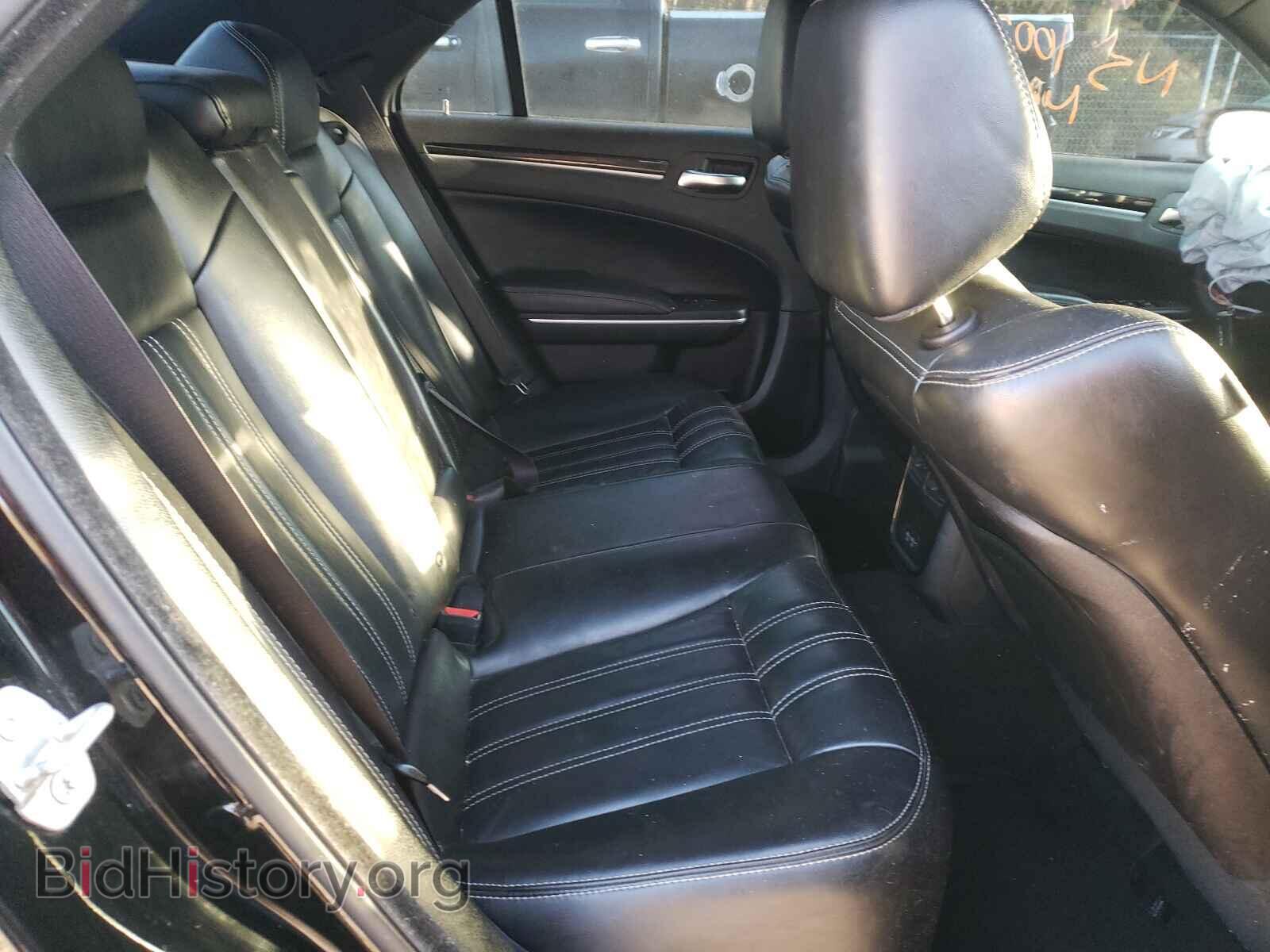 2019 CHRYSLER 300 - VIN: 2C3CCABG0KH651443 - Фото 6