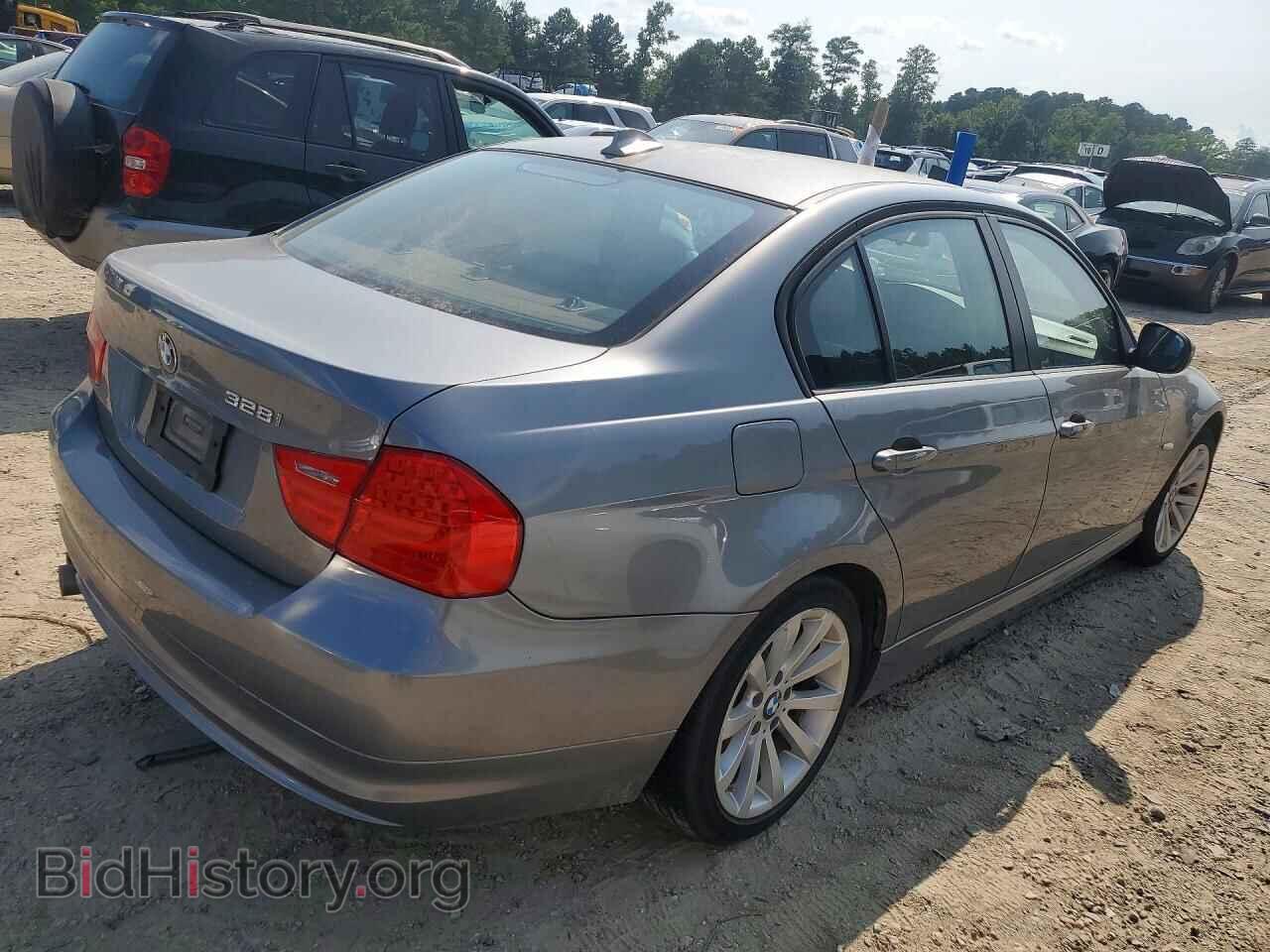 2011 BMW 3 SERIES - VIN: WBAPH5C56BA447356 - Photo 3