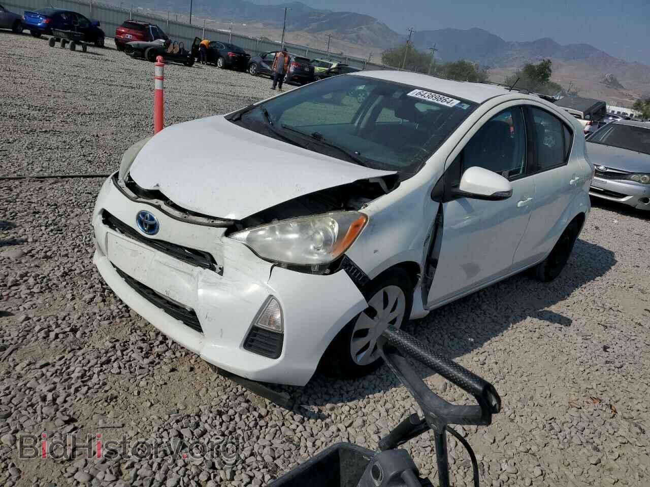 Фотография JTDKDTB32D1554579 - TOYOTA PRIUS 2013