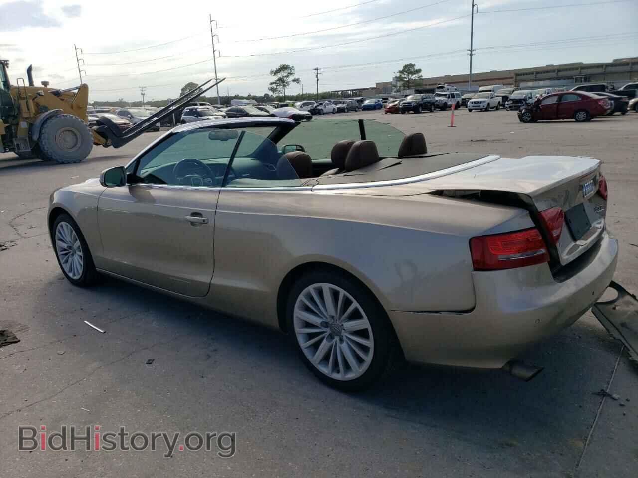 2011 AUDI A5 - VIN: WAUVFAFH3BN010774 - Фото 2