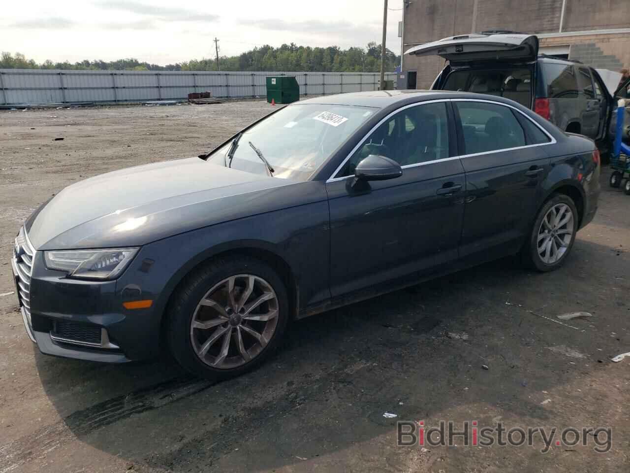 Photo WAUGMAF43KA035094 - AUDI A4 2019