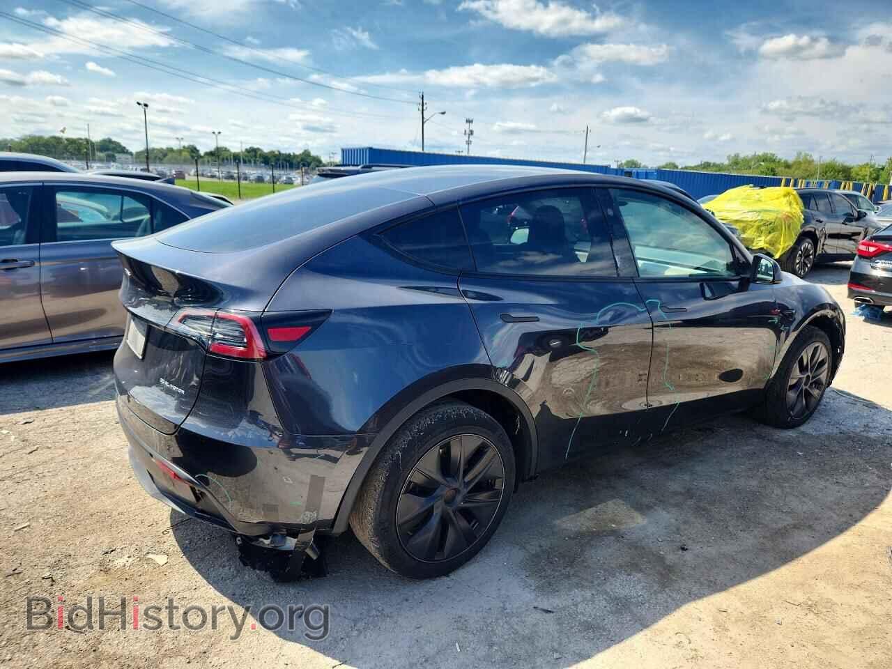 2024 TESLA MODEL Y - VIN: 7SAYGDEE4RF194401 - Photo 3