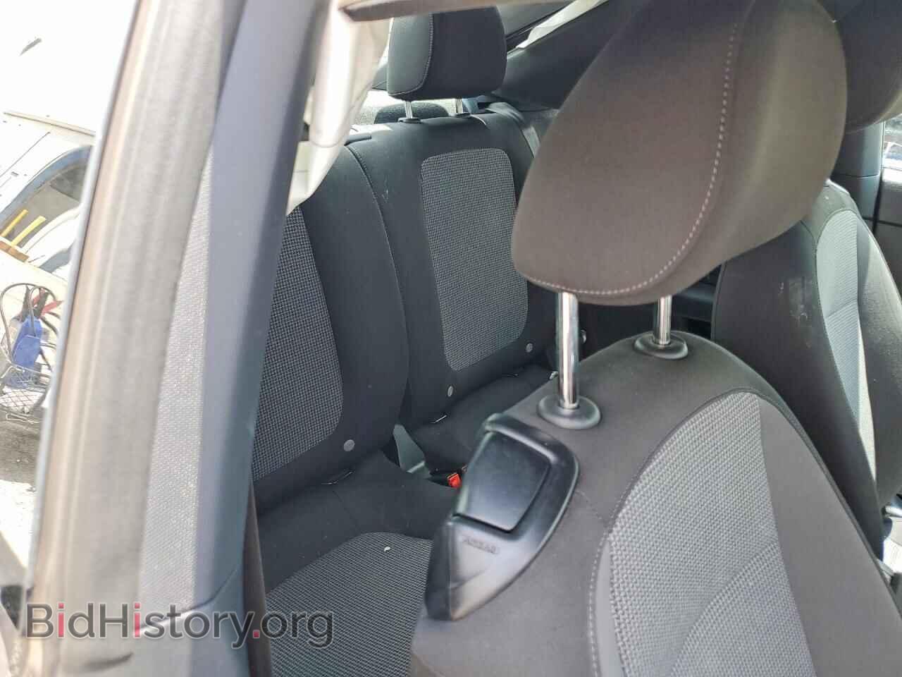 2019 VOLKSWAGEN BEETLE - VIN: 3VWFD7AT2KM719103 - Photo 10