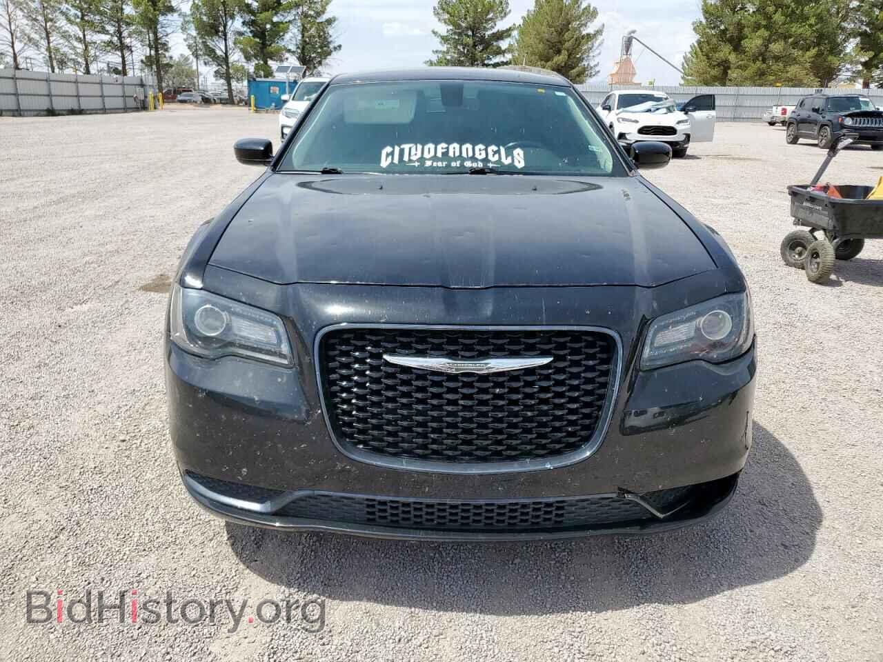 2019 CHRYSLER 300 - VIN: 2C3CCAAG3KH755667 - Фото 5