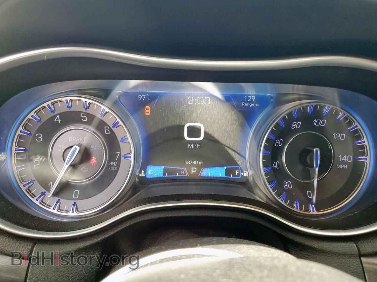 2019 CHRYSLER 300 - VIN: 2C3CCAAG3KH755667 - Фото 9
