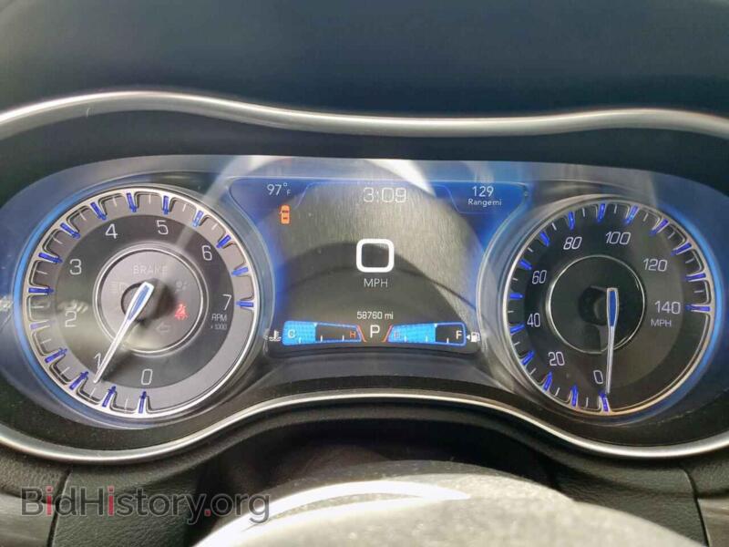 2019 Chrysler 300 (VIN 2C3CCAAG3KH755667) — фото 9 из 12