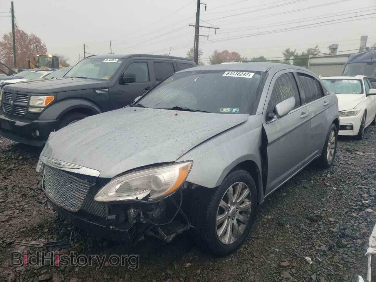 2013 CHRYSLER 200 - VIN: 1C3CCBBG0DN678321 - Фото 2