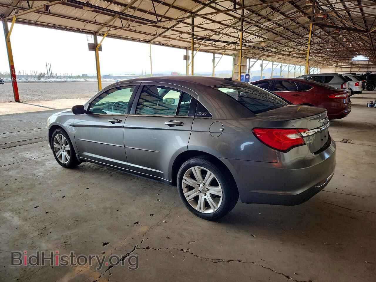 2012 CHRYSLER 200 - VIN: 1C3CCBAG2CN228475 - Фото 2
