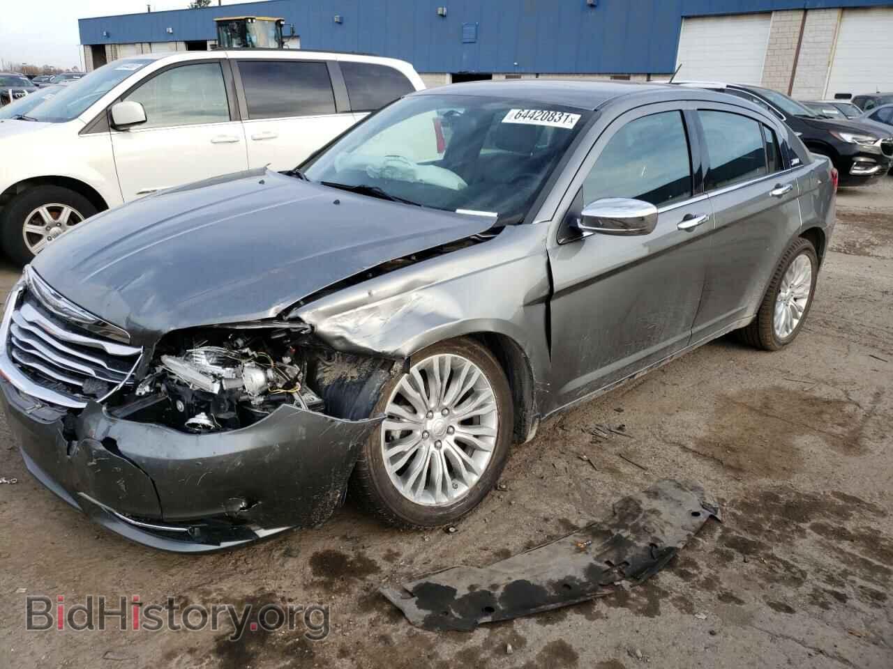 2011 CHRYSLER 200 - VIN: 1C3BC2FG1BN603596 - Photo 2