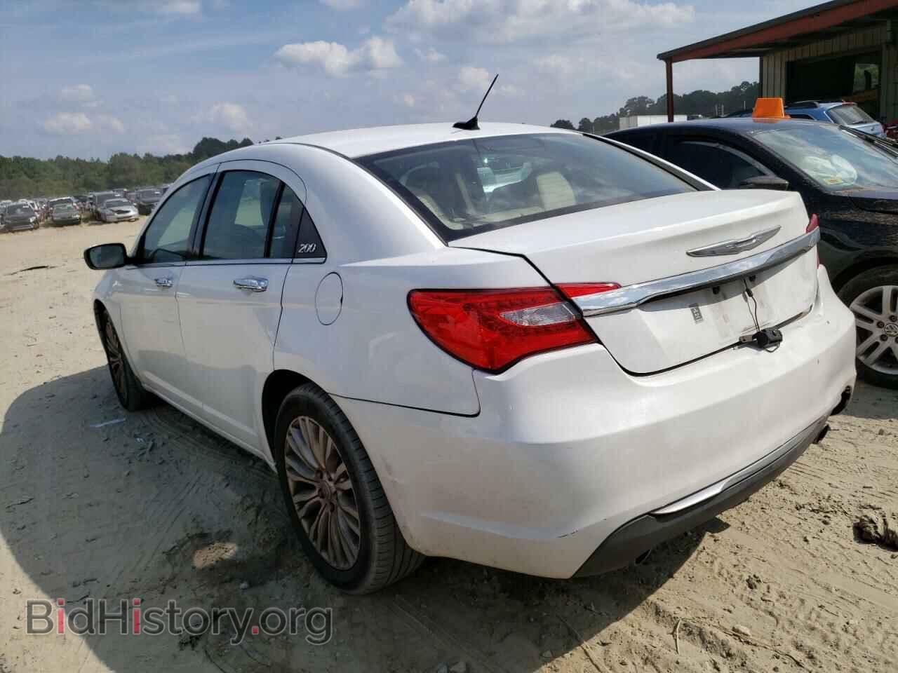 2011 CHRYSLER 200 - VIN: 1C3BC2FG0BN551250 - Photo 2