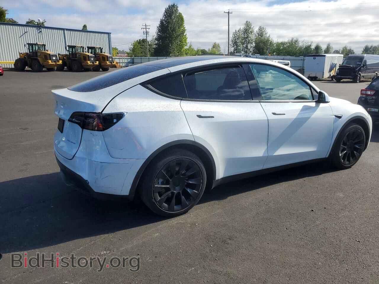 2024 TESLA MODEL Y - VIN: 7SAYGAEEXRF088212 - Photo 3
