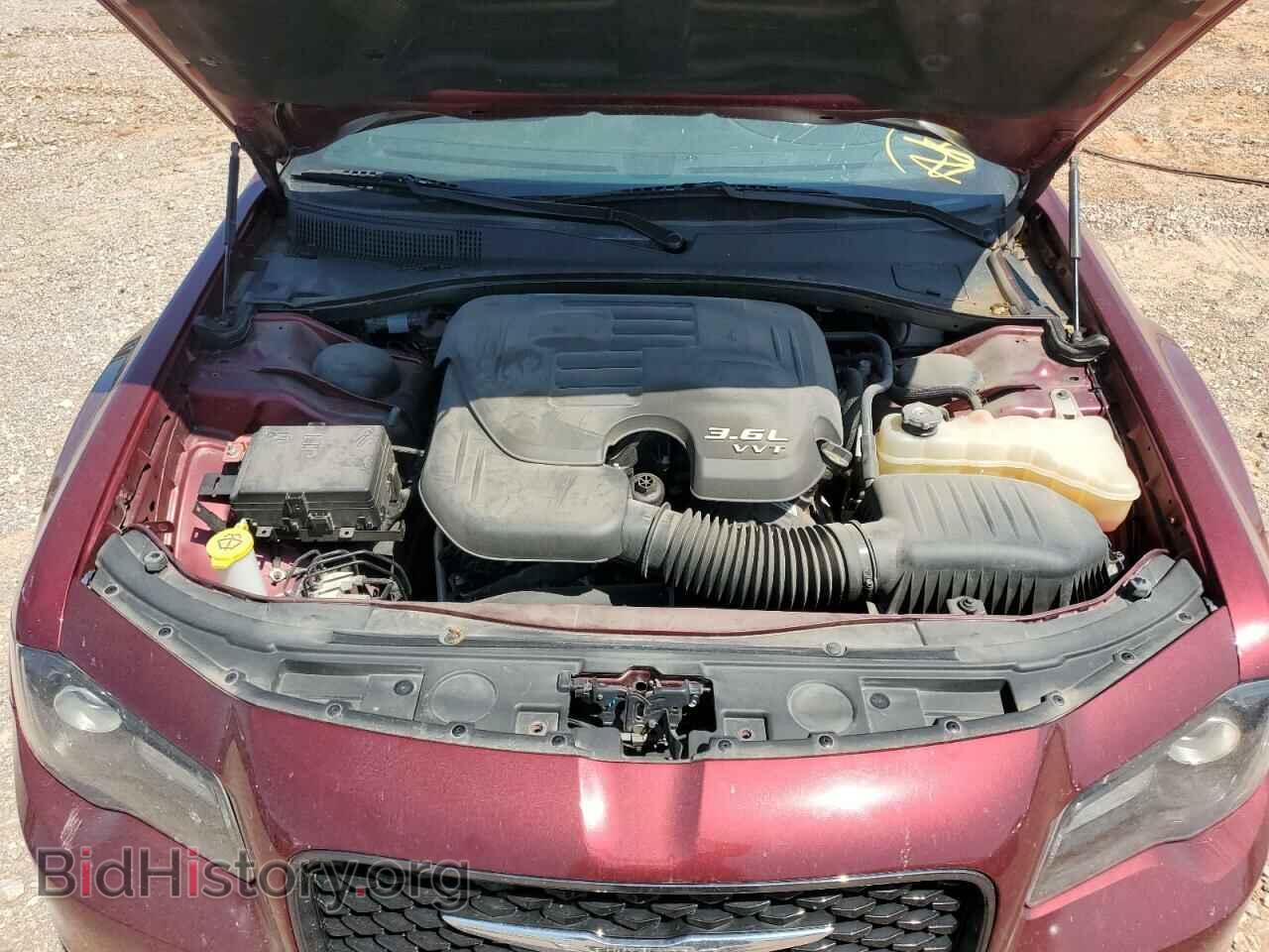 2019 CHRYSLER 300 - VIN: 2C3CCABG0KH517211 - Фото 11