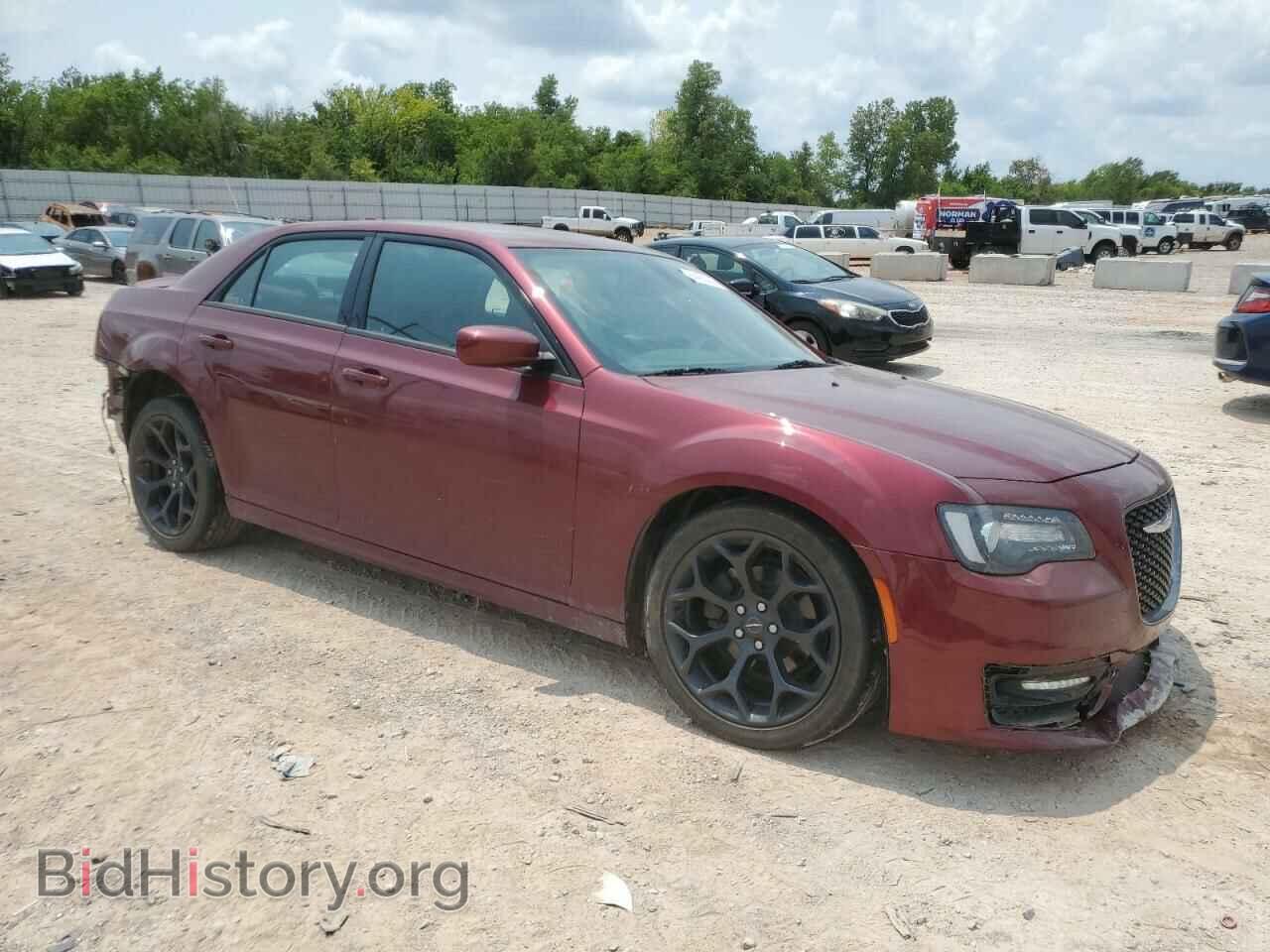2019 CHRYSLER 300 - VIN: 2C3CCABG0KH517211 - Фото 4
