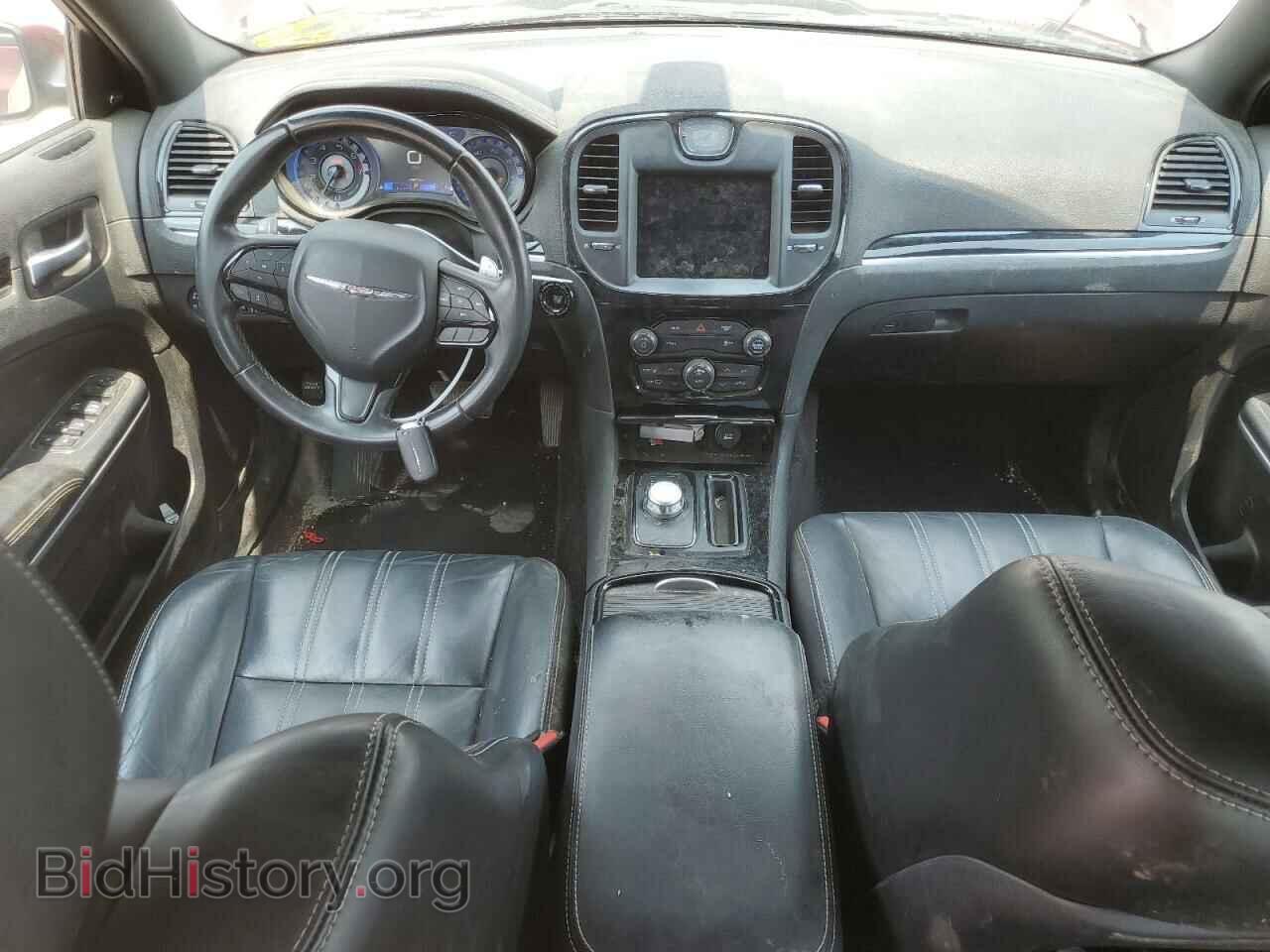 2019 CHRYSLER 300 - VIN: 2C3CCABG0KH517211 - Фото 8