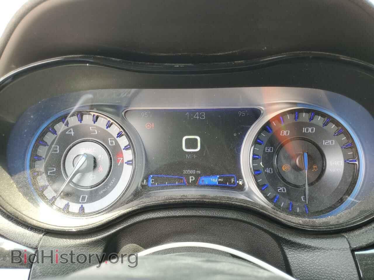 2019 CHRYSLER 300 - VIN: 2C3CCABG0KH517211 - Фото 9