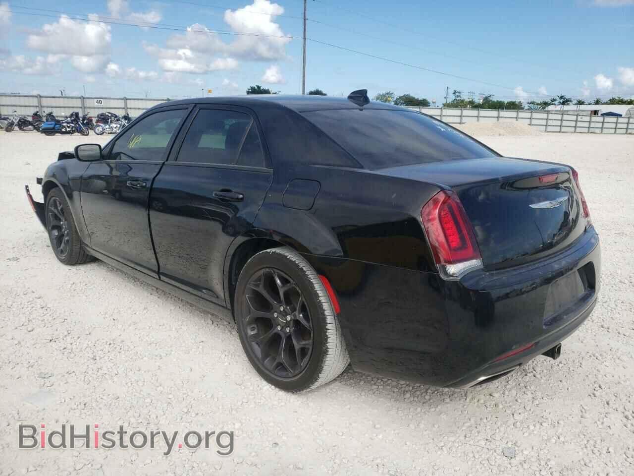 2019 CHRYSLER 300 - VIN: 2C3CCABG8KH569301 - Фото 3
