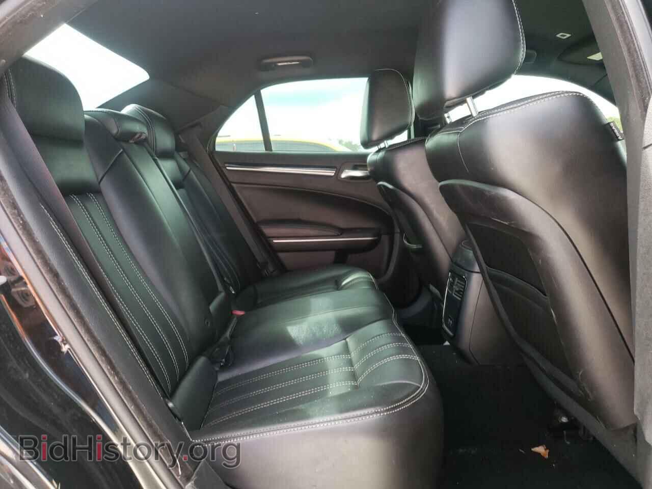 2019 CHRYSLER 300 - VIN: 2C3CCABG8KH569301 - Фото 6
