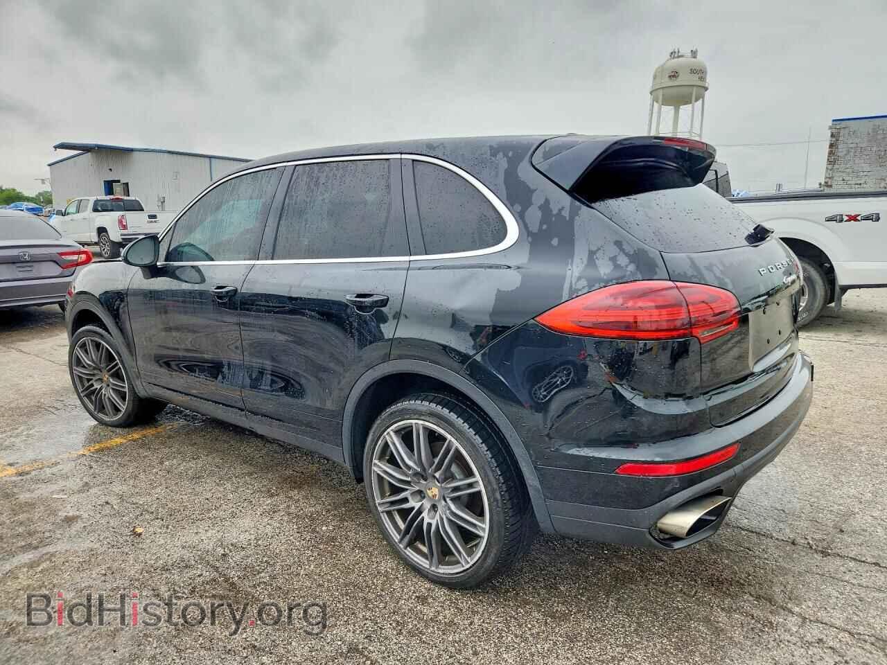 2016 PORSCHE CAYENNE - VIN: WP1AA2A21GLA10962 - Photo 2