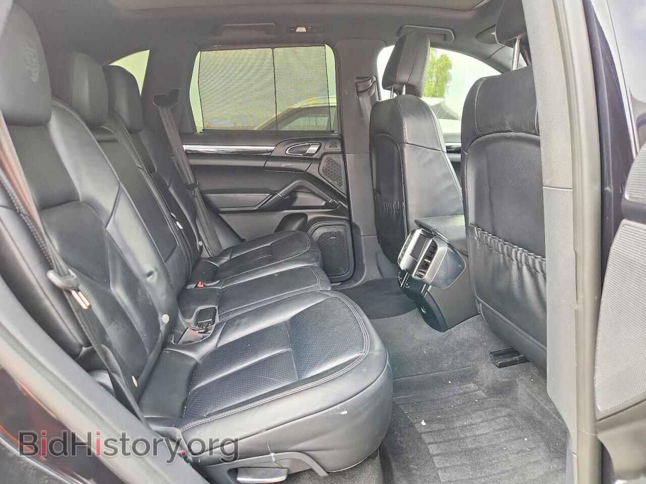 2017 PORSCHE CAYENNE - VIN: WP1AE2A20HLA70625 - Photo 10