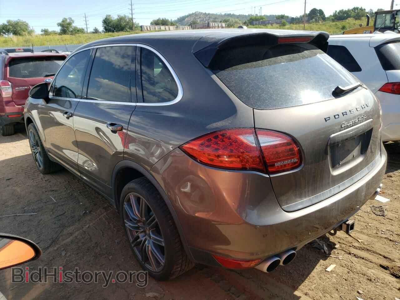 2011 PORSCHE CAYENNE - VIN: WP1AC2A24BLA81141 - Фото 2