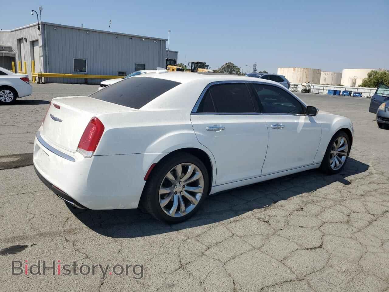 2019 CHRYSLER 300 - VIN: 2C3CCAEG6KH609595 - Фото 3