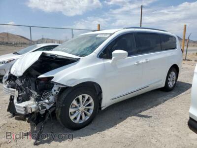 2018 Chrysler PACIFICA Touring L, белый — VIN 2C4RC1BG1JR154738, Copart